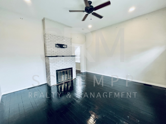 1523 Christy Ave