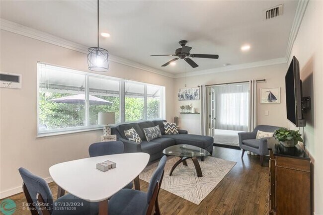 Photo - 1620 NE 8th St Apartamento