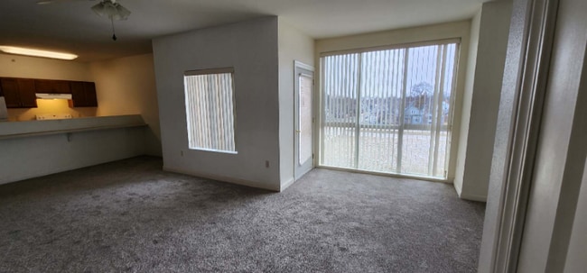 Photo - 1923 63rd St Unidad 301