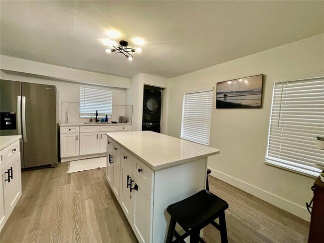 Photo - 2327 W Beach St