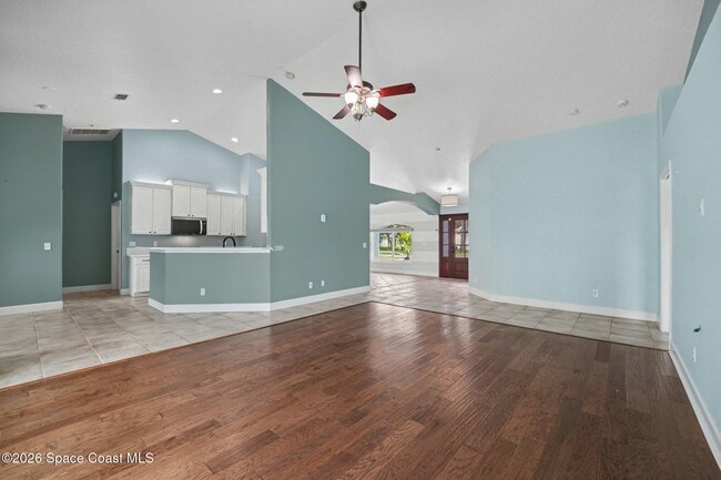 2553 Christopher Dr