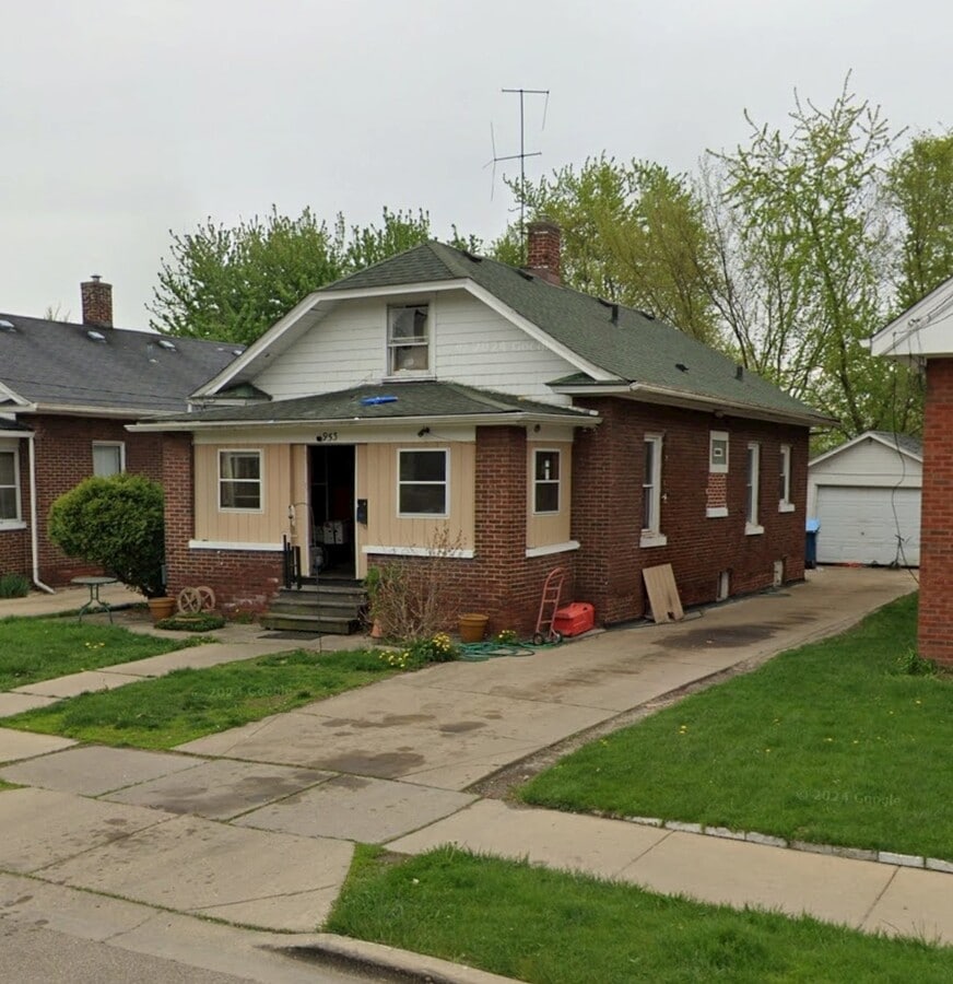 Photo - 953 2nd Ave House