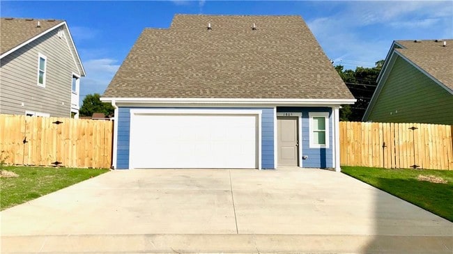 Photo - 1805 N Izard Ln