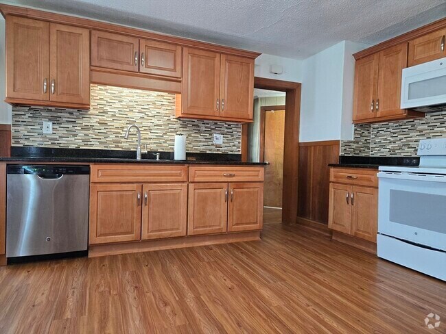Building Photo - 20 Stedman St Unit 2 Rental