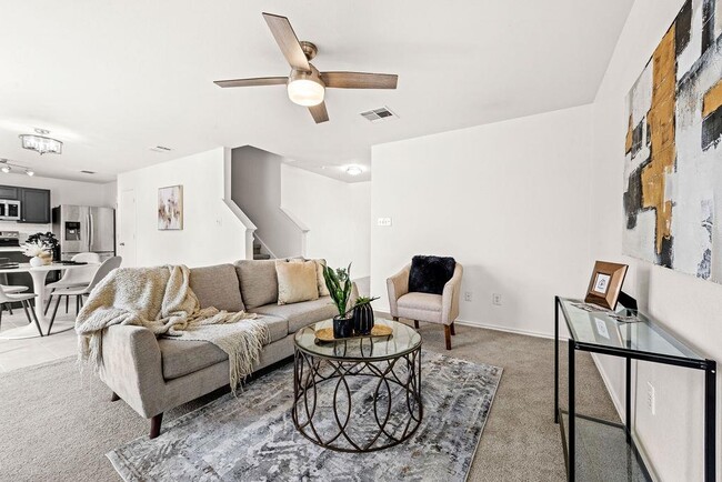 Photo - 525 Meadow Park Dr