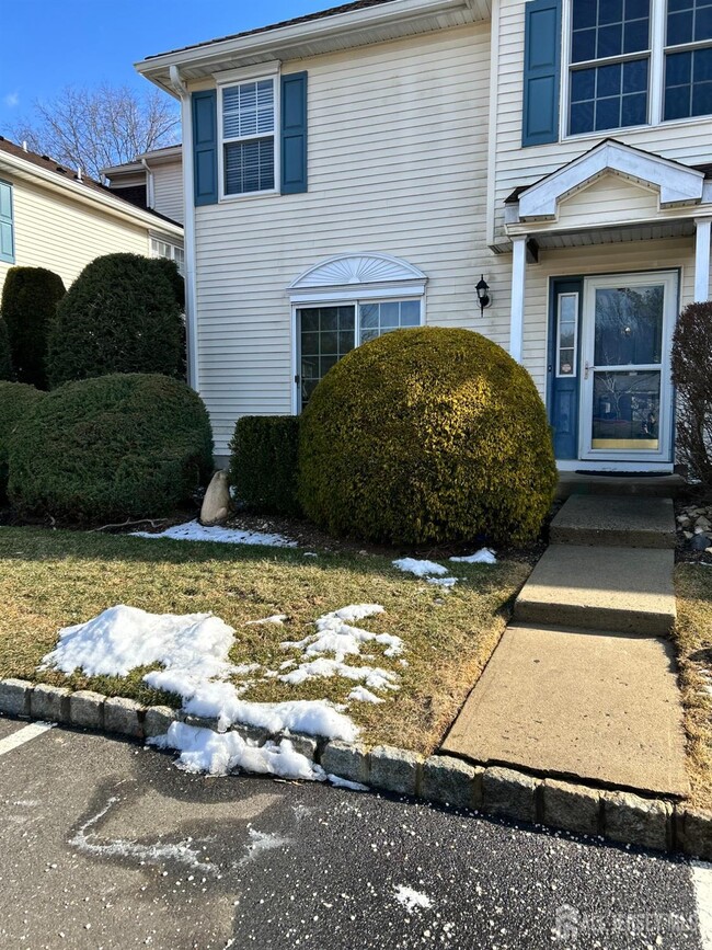 Photo - 907 Crimson Ct Townhome