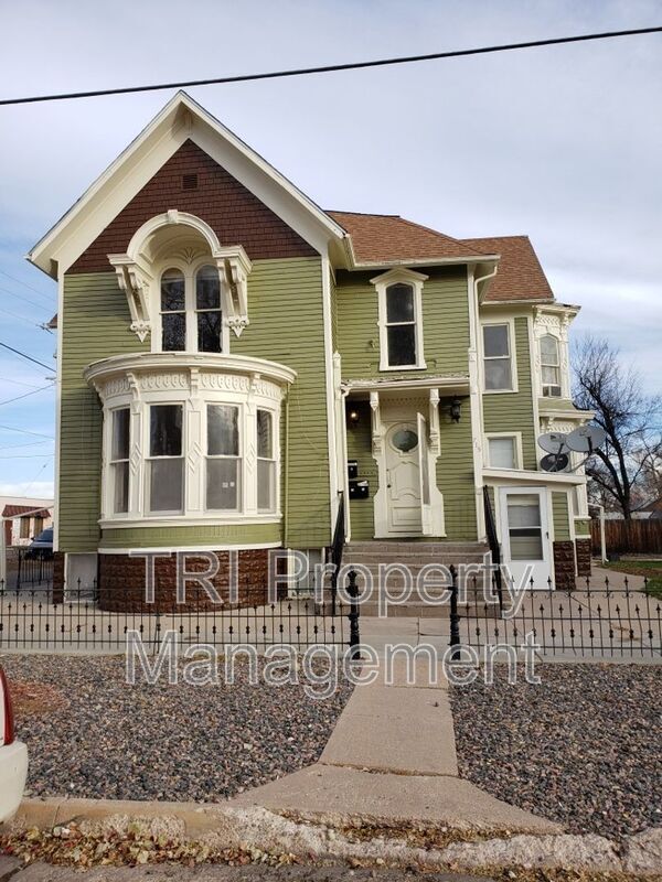 Building Photo - 715 15th St