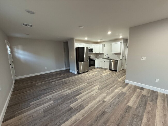 Photo - BRAND NEW BUILD: 3 BEDROOM/ 2 BATHROOM HOUSE IN CARTERVILLE MO WITH 2 CAR GARAGE!!!