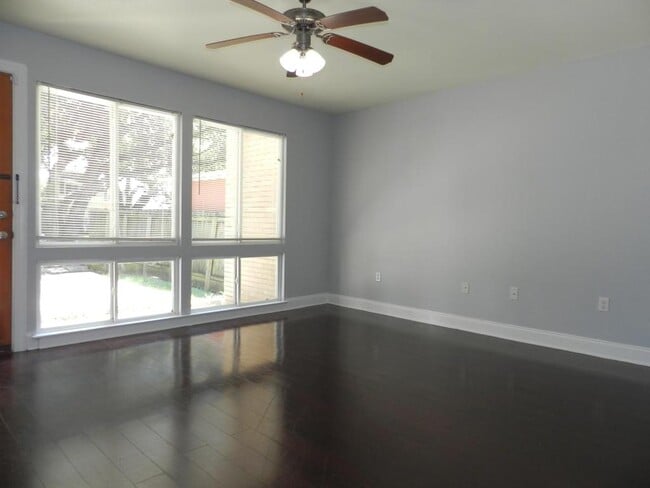 Photo - 6602 Bellaire Dr