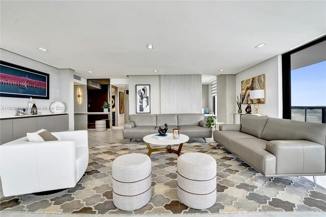 Photo - 19667 Turnberry Way Unidad 27J