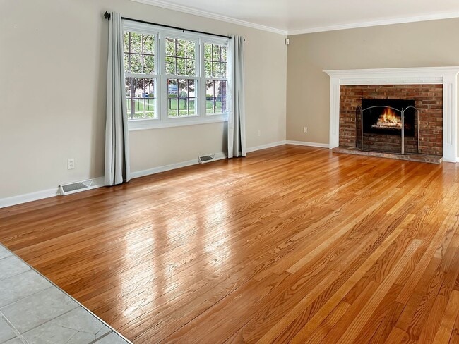 Photo - 2236 Elmwood Dr SE