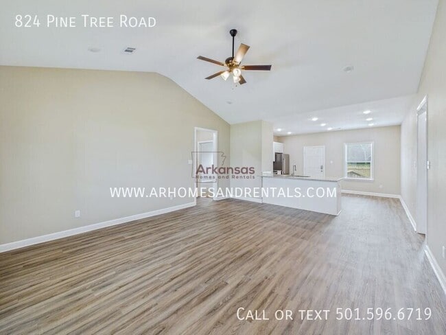 Photo - 824 Pine Tree Rd