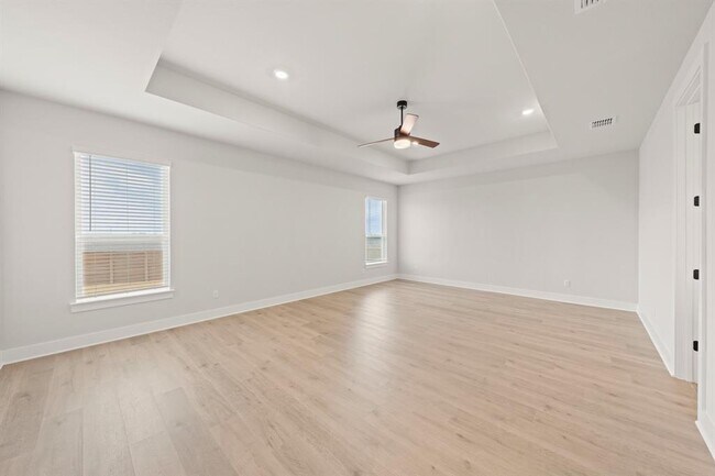 Photo - 309 E Luna Blue Ln