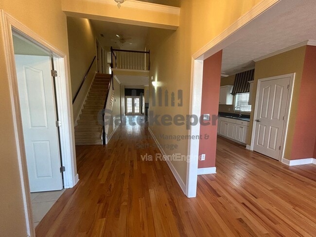 Photo - 111 Hanbury Ln