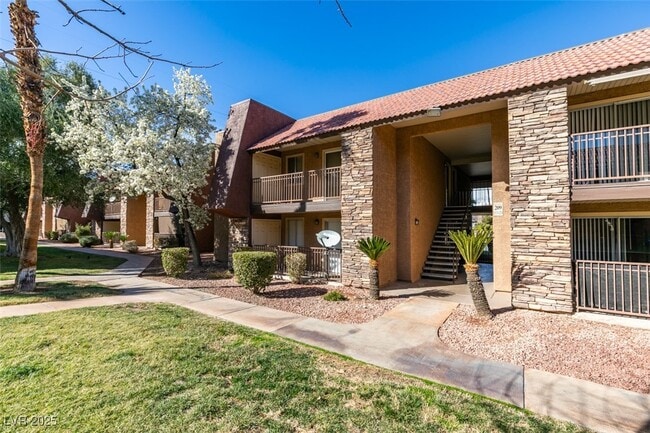 Photo - 5081 River Glen Dr Unit 114