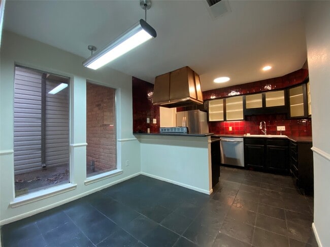 Photo - 2417 Branard St