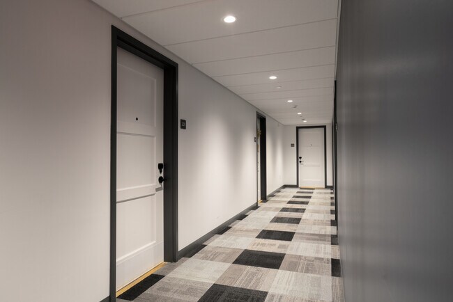 100 Hemenway