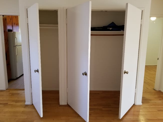 Photo - 2370 Walgrove Ave Unit 7