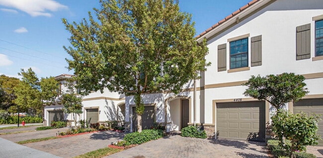 Photo - 4408 Hemlock Dr