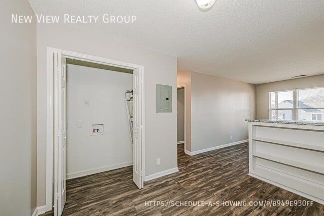 Photo - 233 Hoskins Mill Ln Unidad B