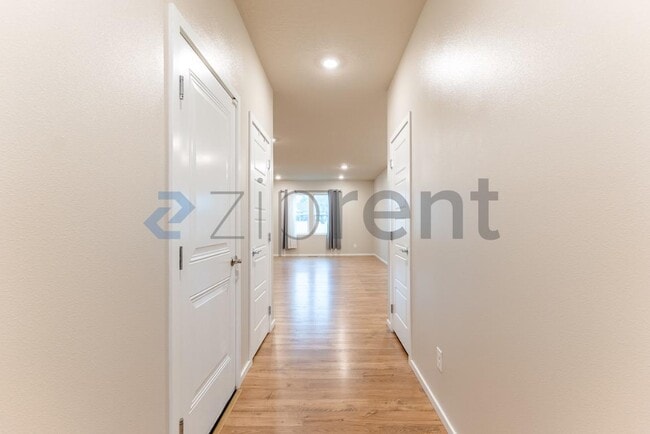 Photo - 5721 W Youngstown Ln