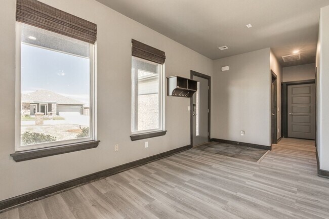 Photo - A Very Beautiful and Spacious 3 Bedroom 2 Bath in Yukon