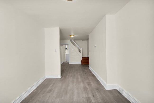 Photo - 210 1/2 Peach Street