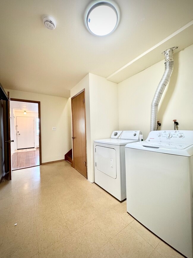 Photo - 3022 22nd Ave W Unit 2