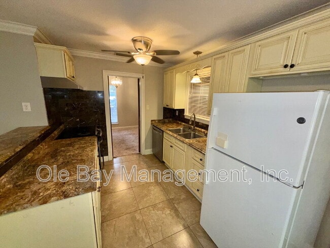 Photo - 2016 Cathedral Way