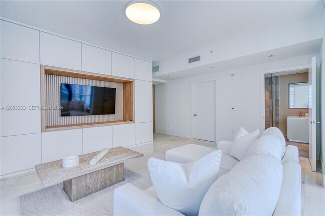 Photo - 788 NE 23rd St