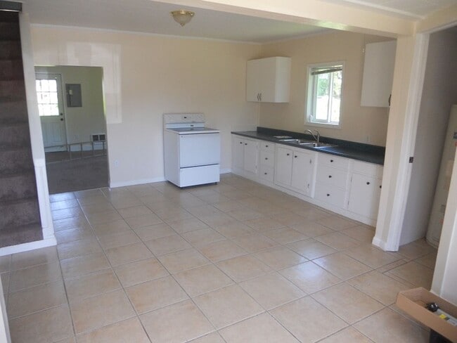 Photo - 927 W Schley St