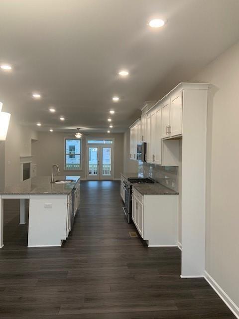 Building Photo - 3925 Redwood Dr