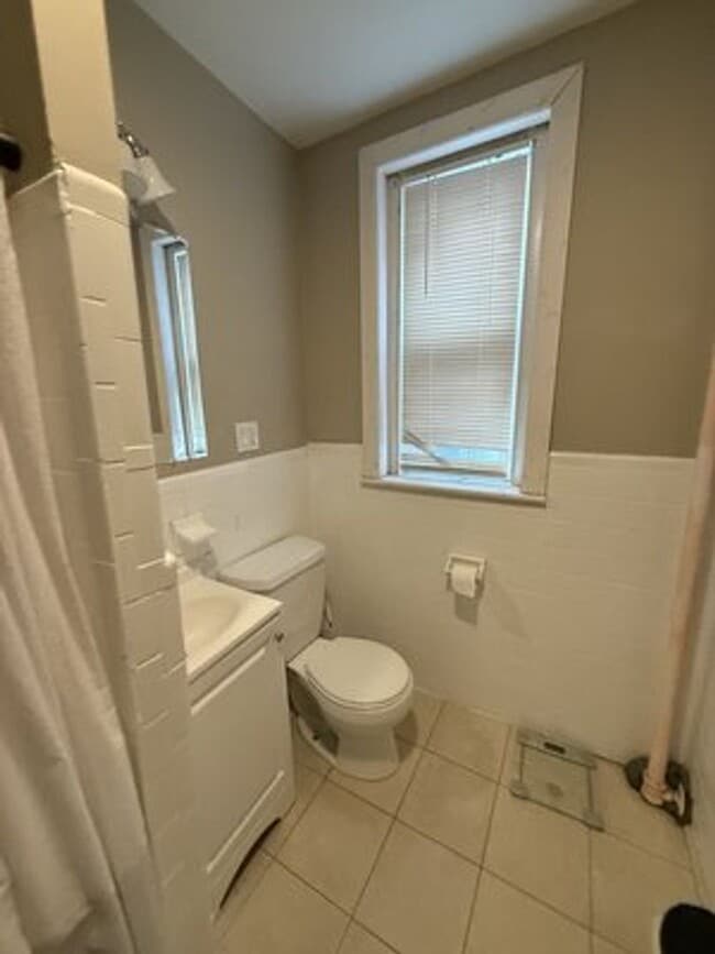 Photo - KENMORE 2 Bedroom Apt. - 9/1/26 (NO BROKER FEE)
