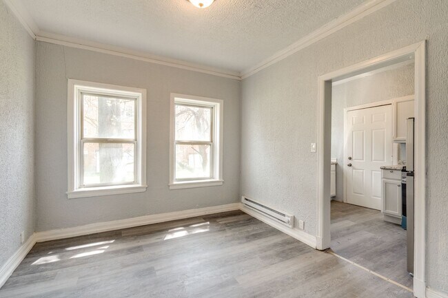 Photo - 2840 S Moreland Blvd Unidad #14