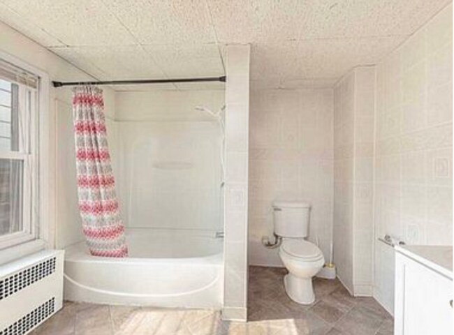 Photo - 104 E Pine St