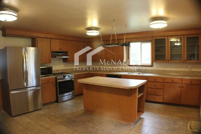 Photo - Freshly Updated 4BR Home w/ Finished Basement, New Appliances & RV/Boat Parking