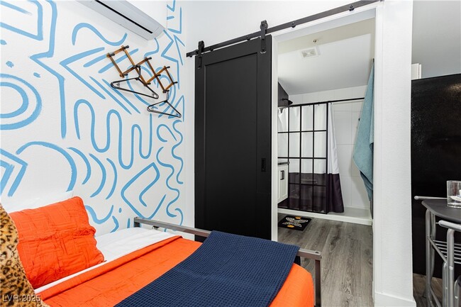 Photo - 522 E St Louis Ave