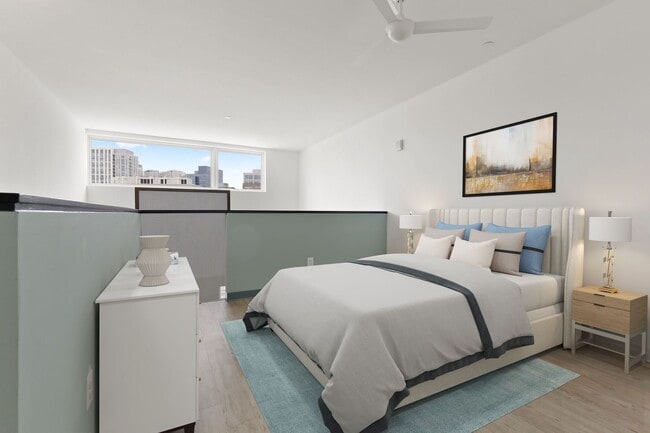 Trinity St 906