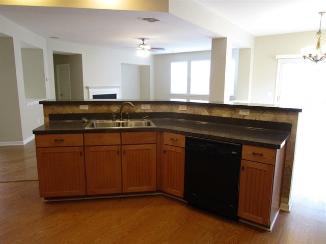 Photo - 406 Howell Xing