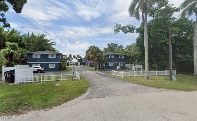 Photo - 3165 E Riverside Dr Unit 3175