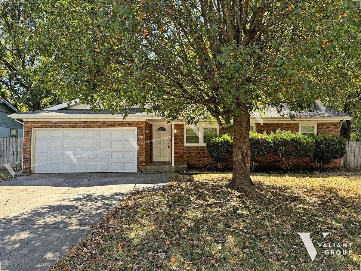 Charming RanchStyle ThreeBedroom, OneBa... House House Rental in