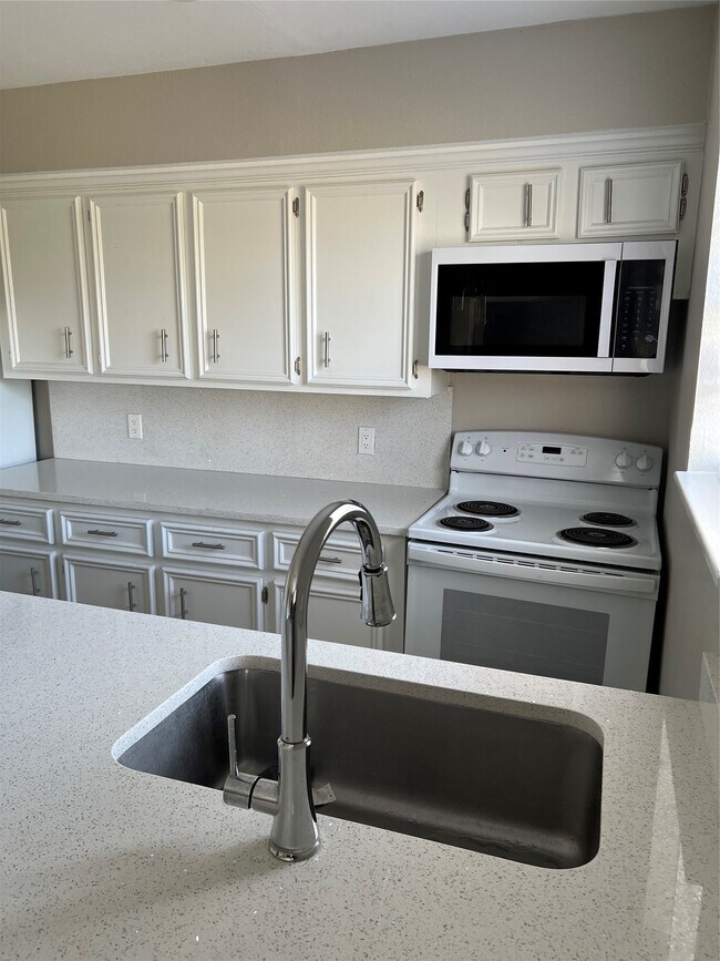 Photo - 511 Commerce St