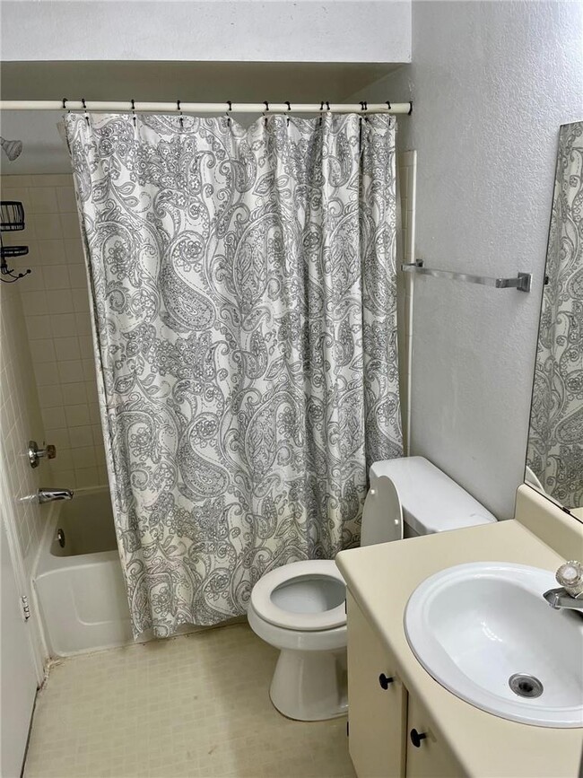 Building Photo - 2796 S University Dr Unit 2207