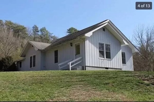 3BD/2BA Historic Farmhouse close to Town a... - 3BD/2BA Historic Farmhouse close to Town a...