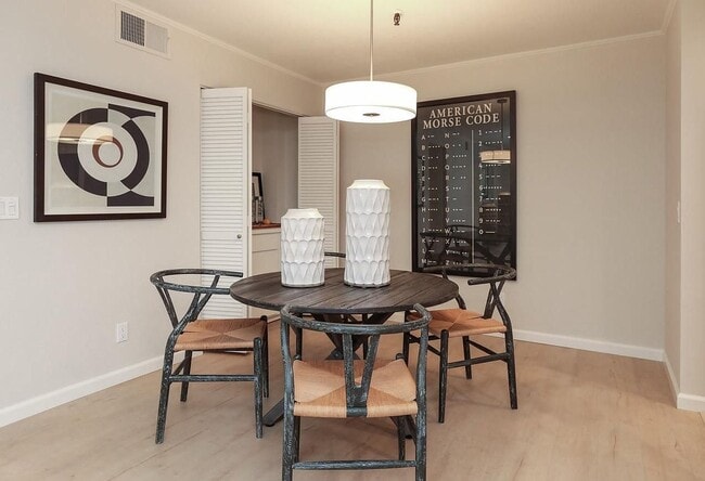 Photo - Beautiful and very Spacious 1BR 1BA Condo in Mountain View