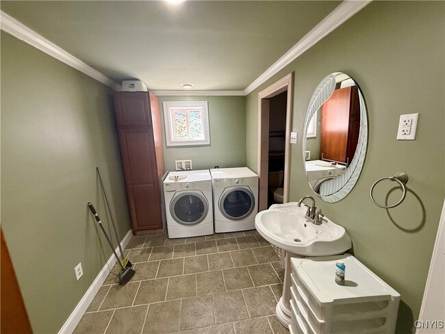 Photo - 379 Pawling St