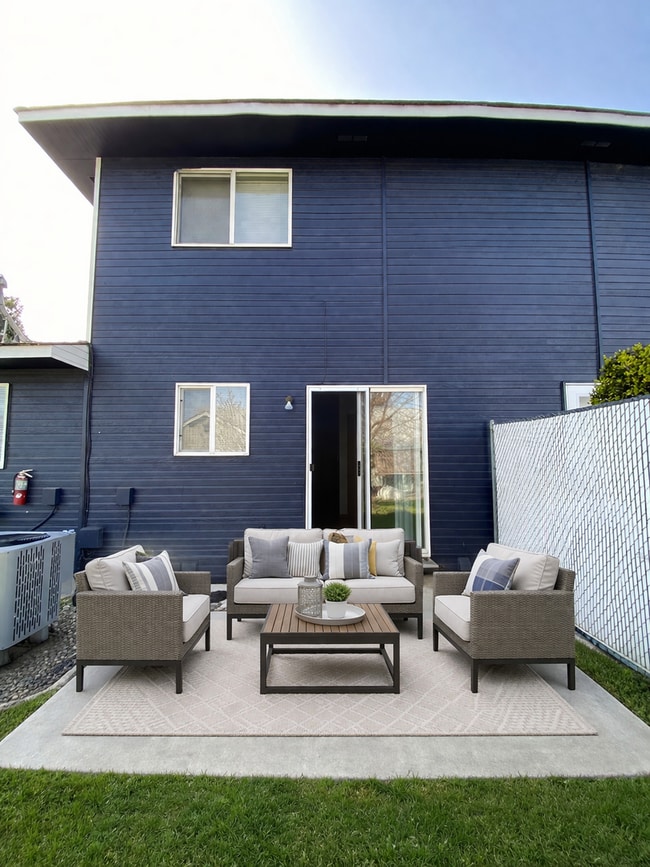 Photo - Hug3413(CWP) Unit B