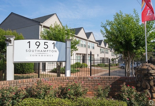 Pet Friendly Apartments For Rent In College Park Ga Forrent Com