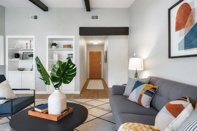 Photo - 1406 Radam Cir