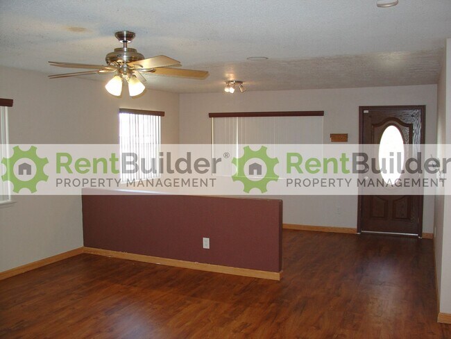 Photo - 14104 Turner Pl NE